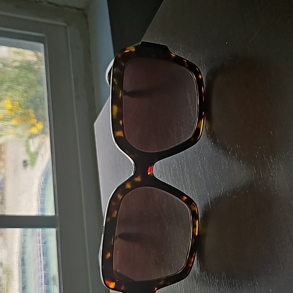 CHANEL 5479 tortoise sunglasses excellent condition 100 authentic